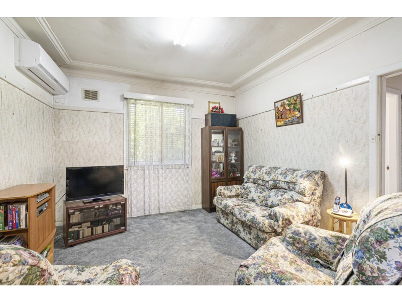 8 Craigelea Street, Guildford NSW 2161