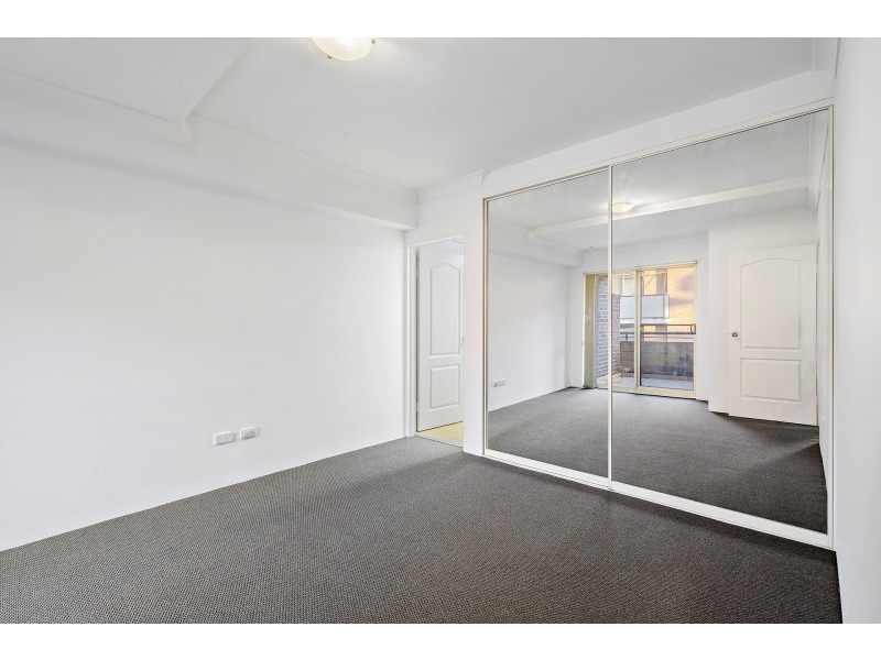 8/32-34 Newman Street, Merrylands NSW 2160