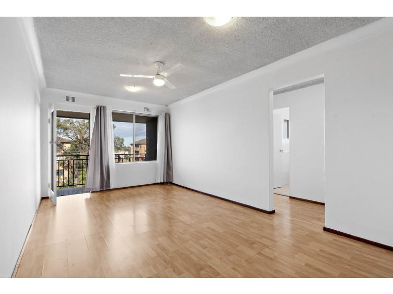 9/13 Brisbane Street, Harris Park NSW 2150