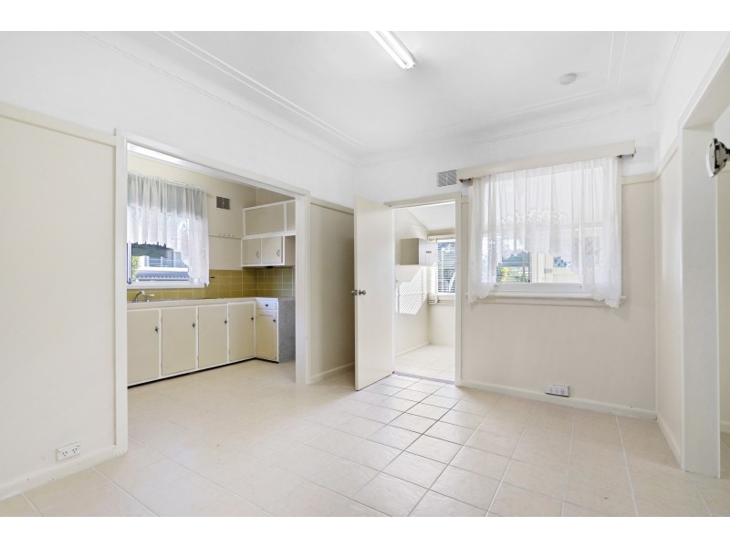 8 Craigelea Street, Guildford NSW 2161