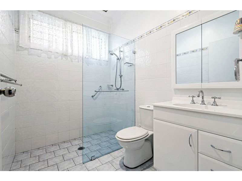 8 Craigelea Street, Guildford NSW 2161