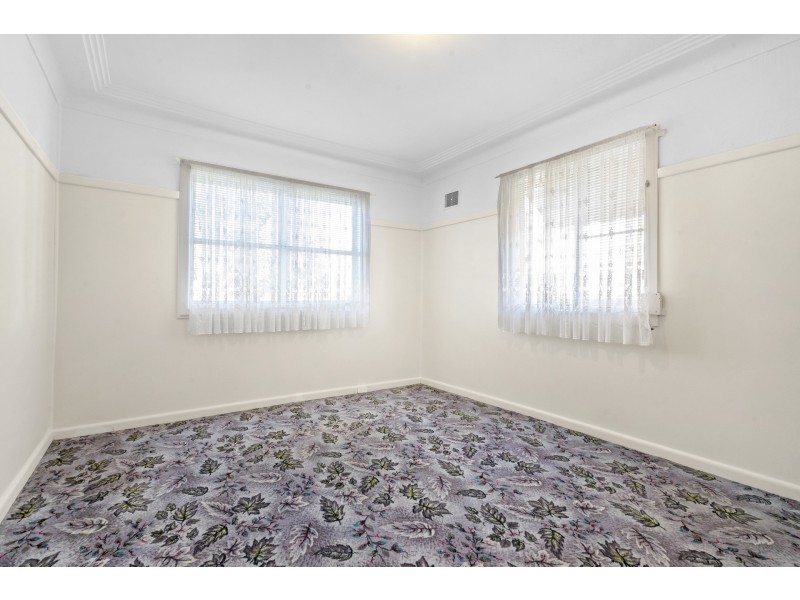 8 Craigelea Street, Guildford NSW 2161