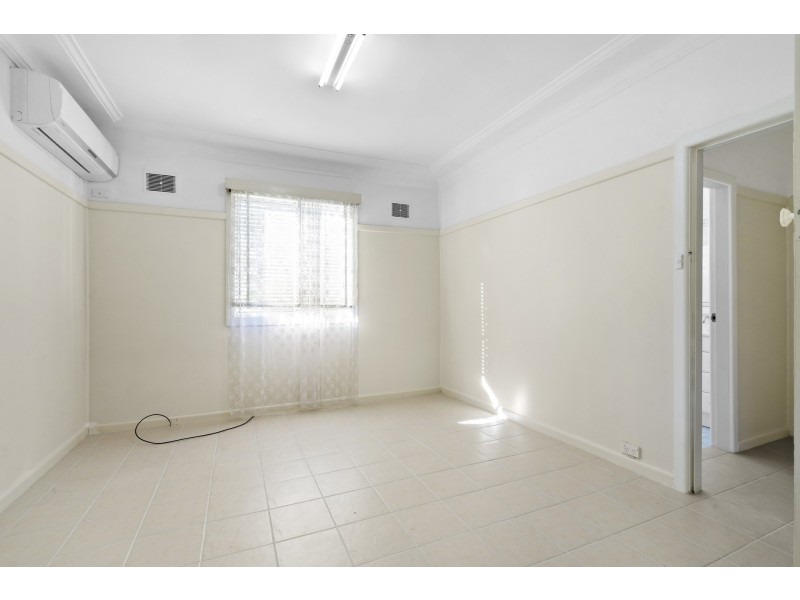 8 Craigelea Street, Guildford NSW 2161