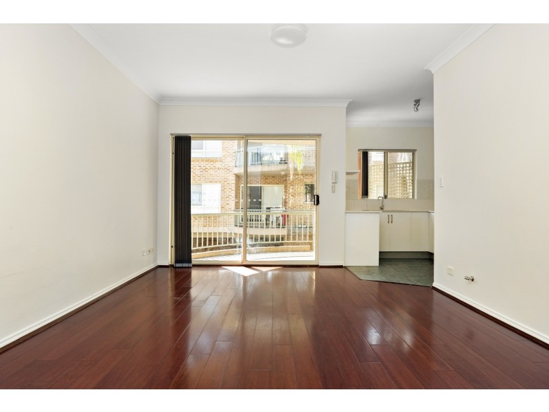 13/221 Dunmore Street, Pendle Hill NSW 2145