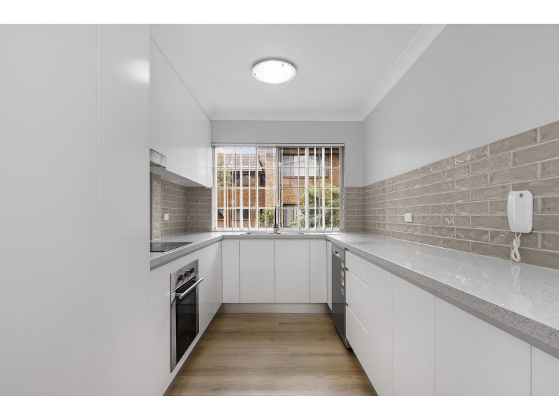 2/14-16 Helen Street, Westmead NSW 2145