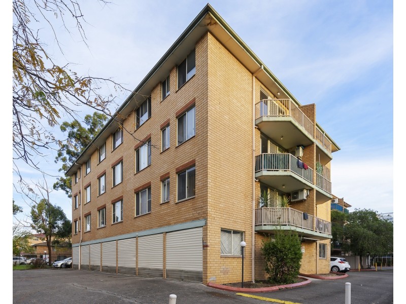 31/3 Riverpark Drive, Liverpool NSW 2170