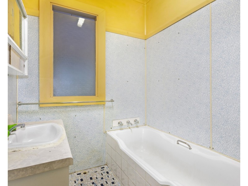 26 Junia Avenue, Toongabbie NSW 2146