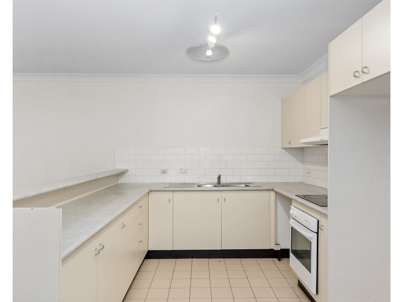 8/37 Binalong Road, Pendle Hill NSW 2145