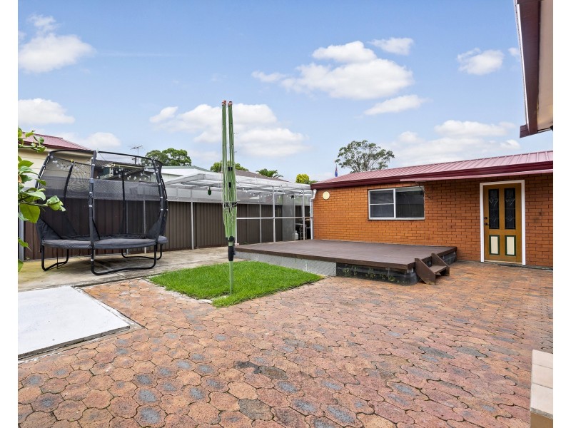 8 Viola Place, Greystanes NSW 2145