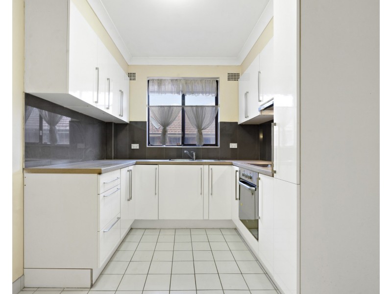 4/11 Brisbane Street, Harris Park NSW 2150