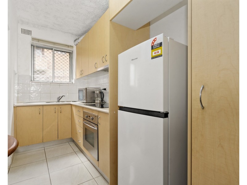 2/24 Birmingham Street, Merrylands NSW 2160