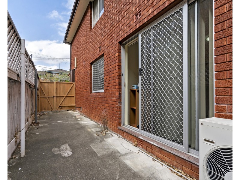 2/24 Birmingham Street, Merrylands NSW 2160