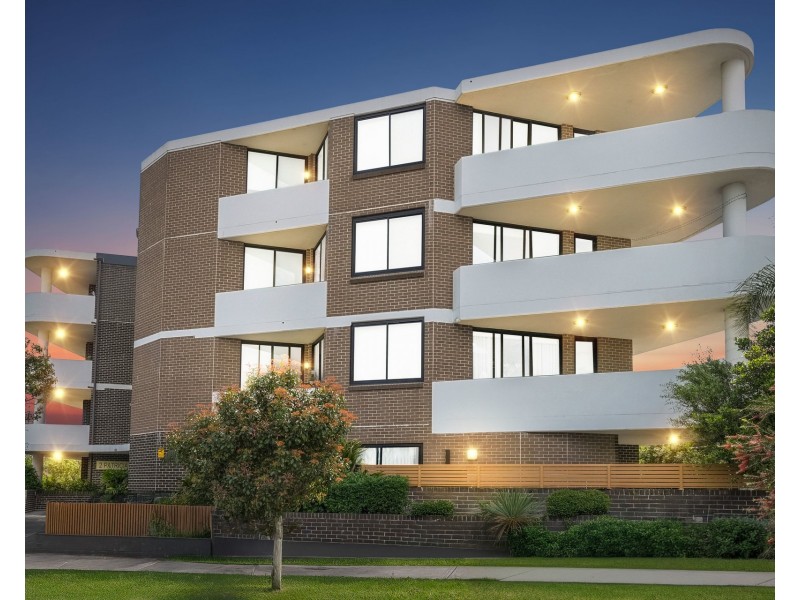 1/2 Patricia Street, Mays Hill NSW 2145