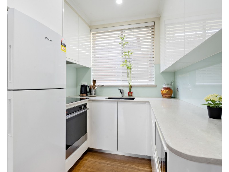 10/10 Bank Street, Meadowbank NSW 2114