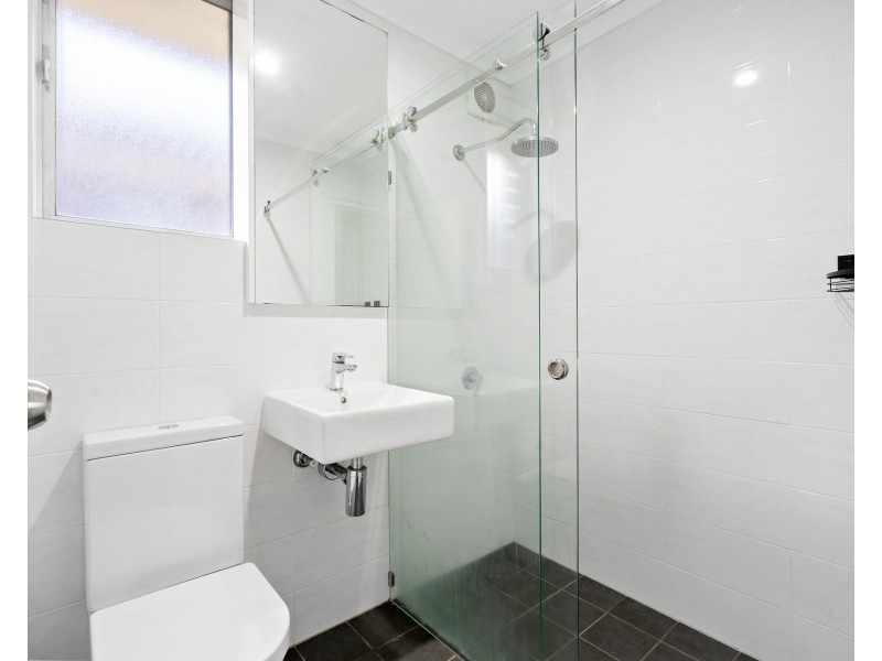 10/10 Bank Street, Meadowbank NSW 2114