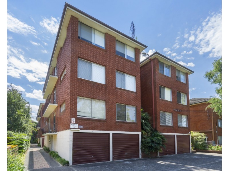 10/10 Bank Street, Meadowbank NSW 2114