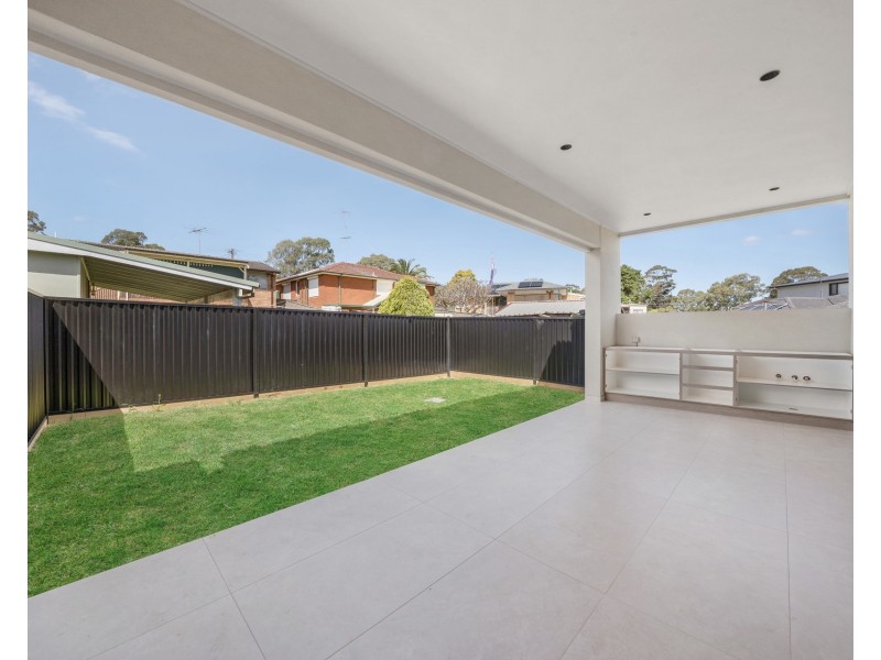 8a Viola Place, Greystanes NSW 2145