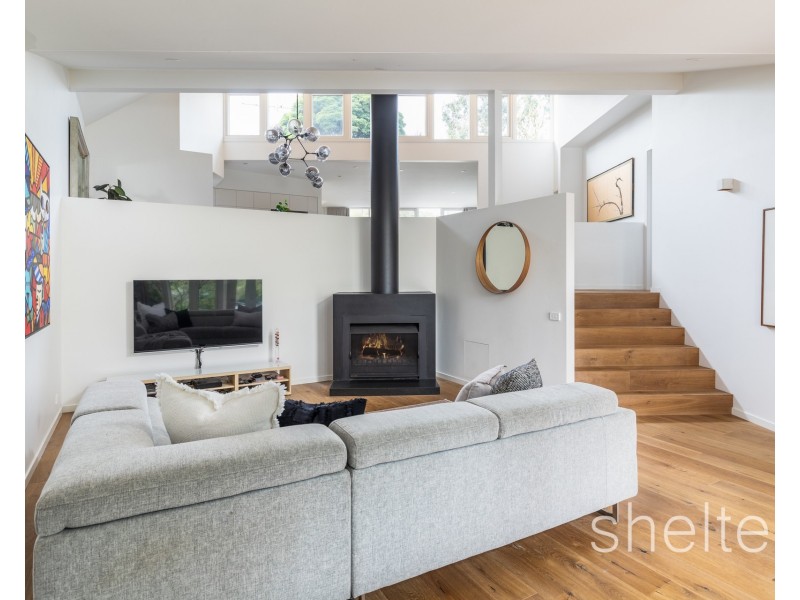 35 Great Valley Road, Glen Iris VIC 3146