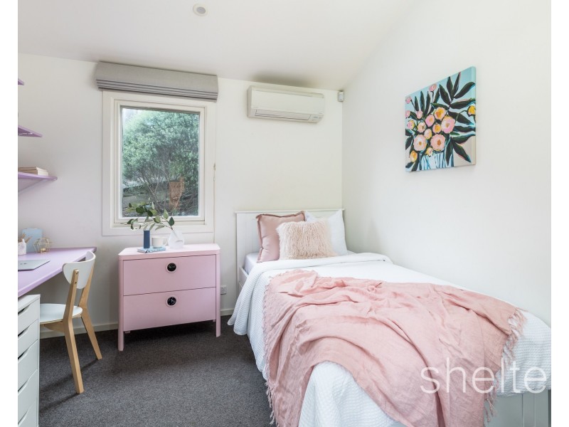 35 Great Valley Road, Glen Iris VIC 3146
