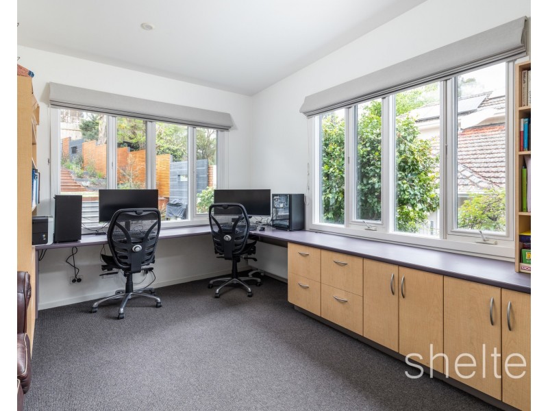 35 Great Valley Road, Glen Iris VIC 3146