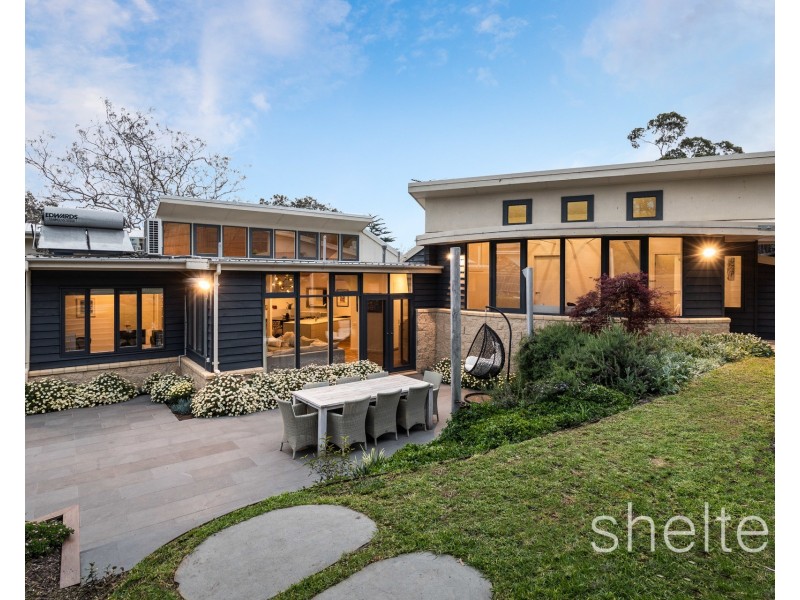 35 Great Valley Road, Glen Iris VIC 3146