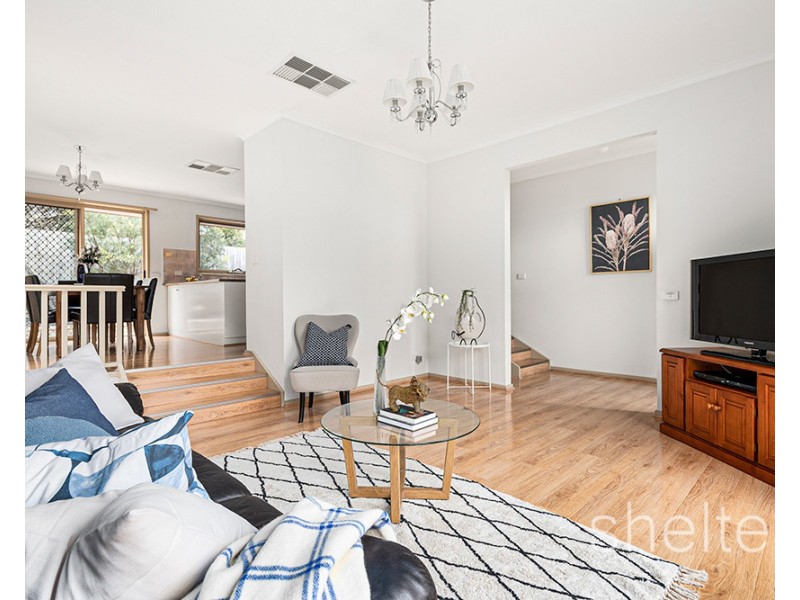 2/20 Winbirra Parade, Ashwood VIC 3147
