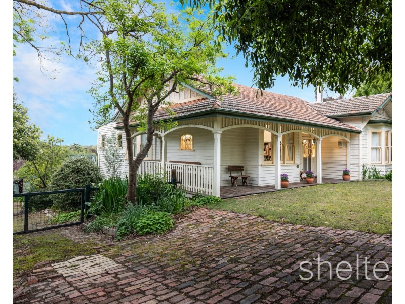 52 Valley Parade, Glen Iris VIC 3146