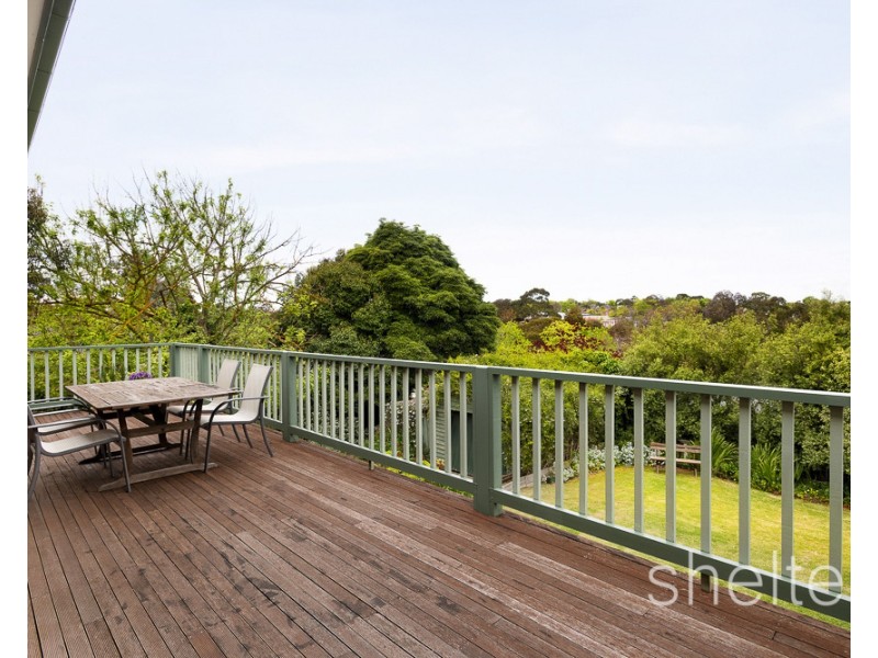 52 Valley Parade, Glen Iris VIC 3146