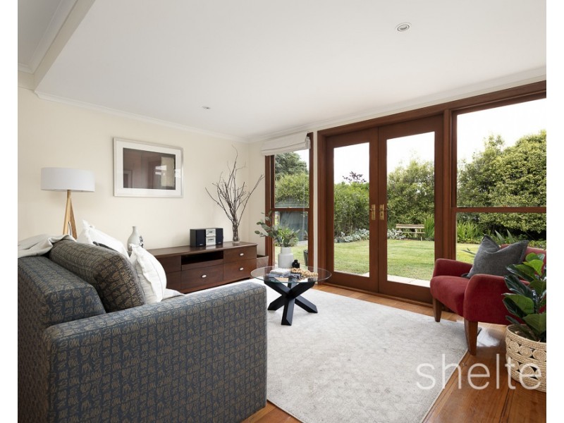 52 Valley Parade, Glen Iris VIC 3146