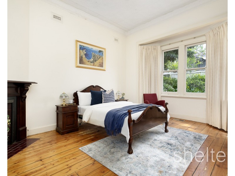 52 Valley Parade, Glen Iris VIC 3146