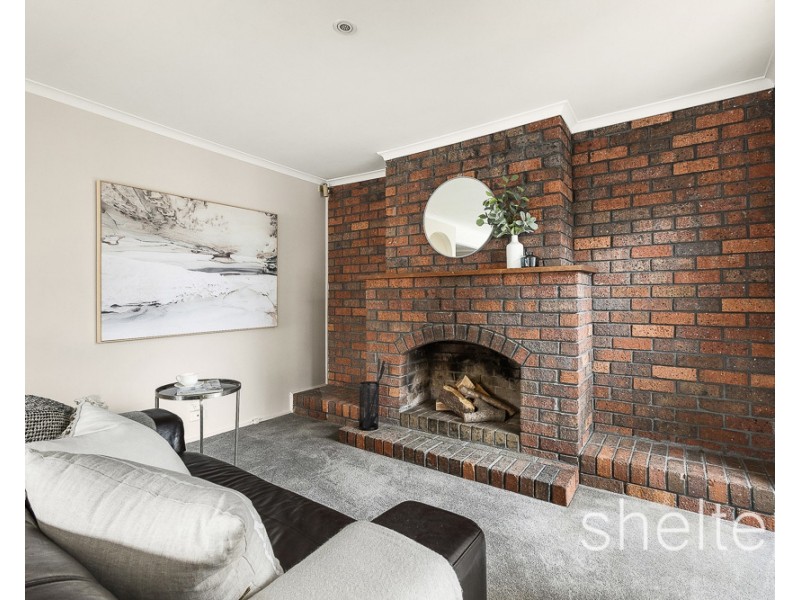 2 Ainslie Drive, Wheelers Hill VIC 3150