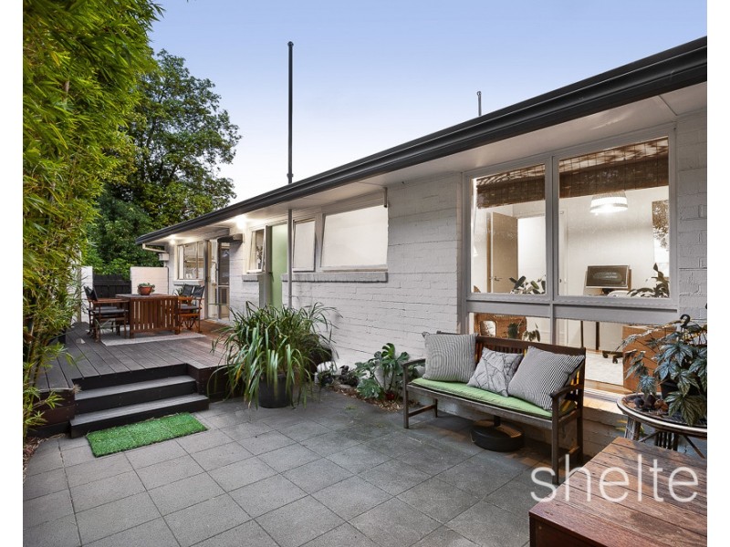 2 Ainslie Drive, Wheelers Hill VIC 3150