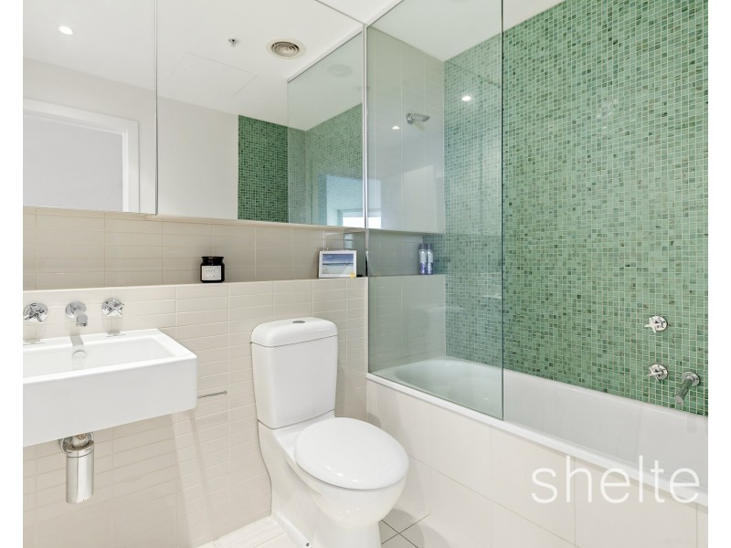 801/55 Queens Road, Melbourne VIC 3004