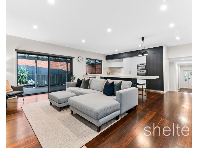 16 Thomas Arnold Avenue, Glen Waverley VIC 3150