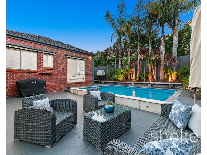 16 Thomas Arnold Avenue, Glen Waverley VIC 3150