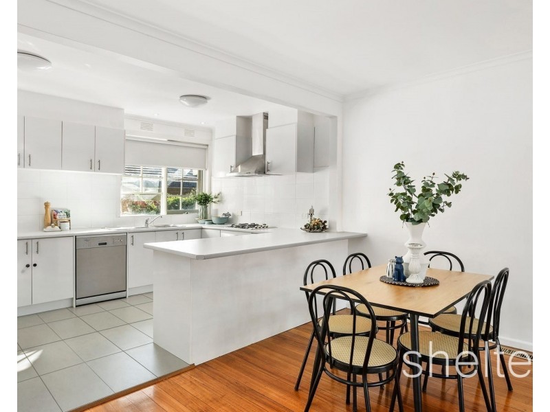 2/210 Warrigal Road, Camberwell VIC 3124