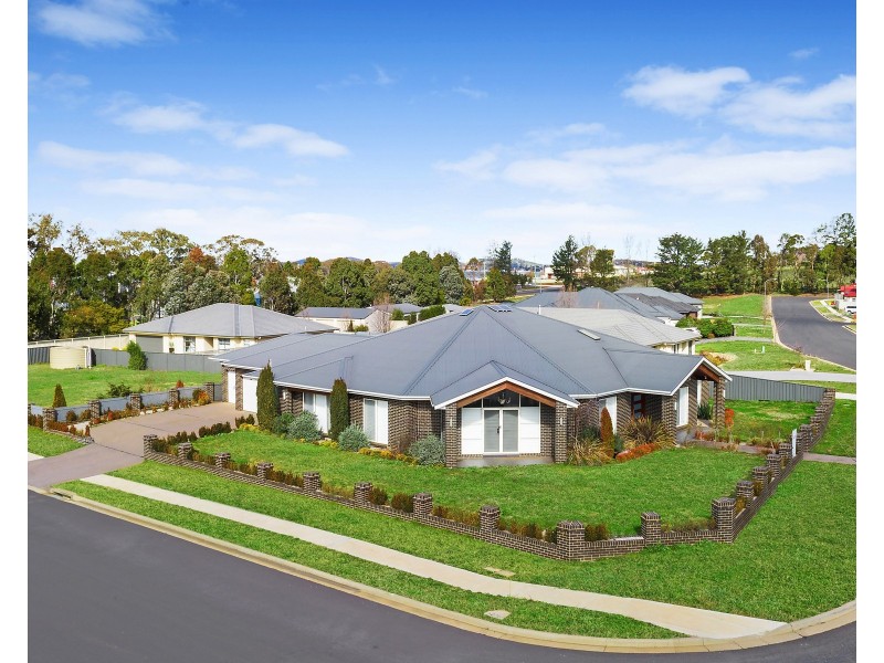 32 Moonstone Drive, Orange NSW 2800