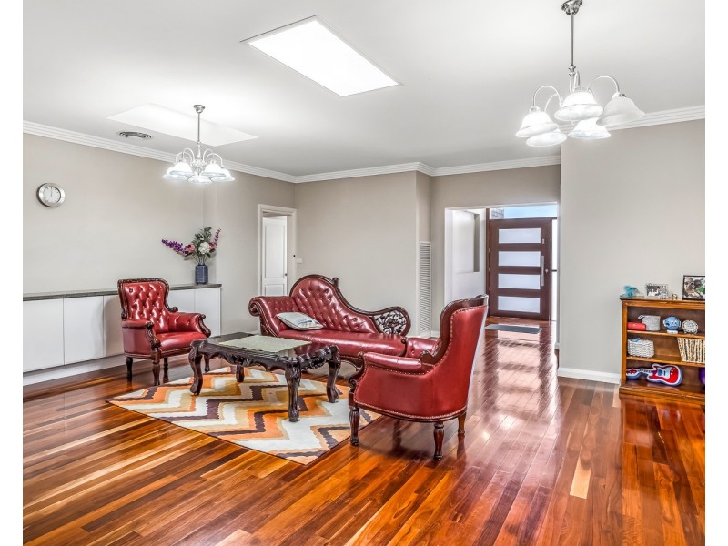 32 Moonstone Drive, Orange NSW 2800