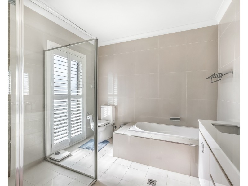 32 Moonstone Drive, Orange NSW 2800