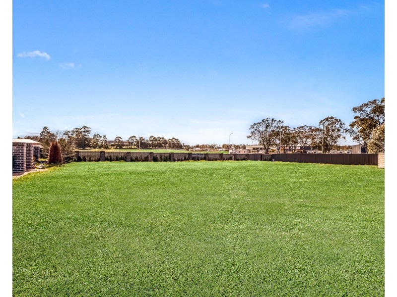 32 Moonstone Drive, Orange NSW 2800