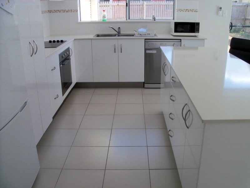 32 Seabreeze Crescent, Bowen QLD 4805