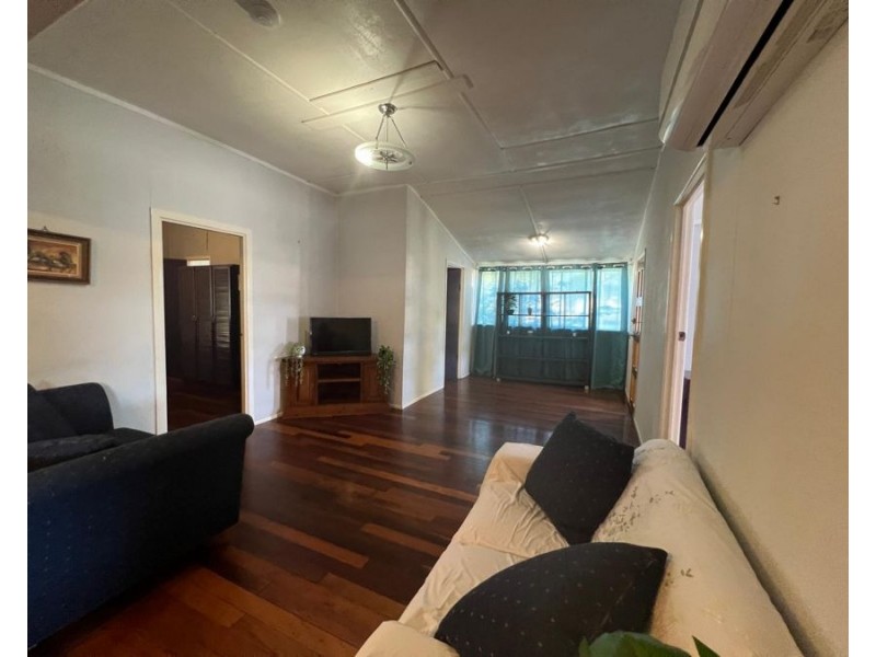 24 Seventh Avenue, Scottville QLD 4804