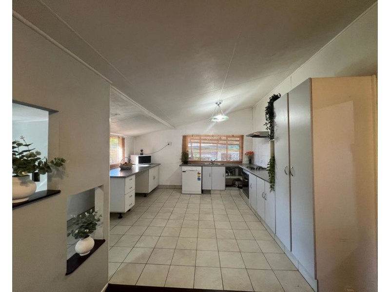 24 Seventh Avenue, Scottville QLD 4804