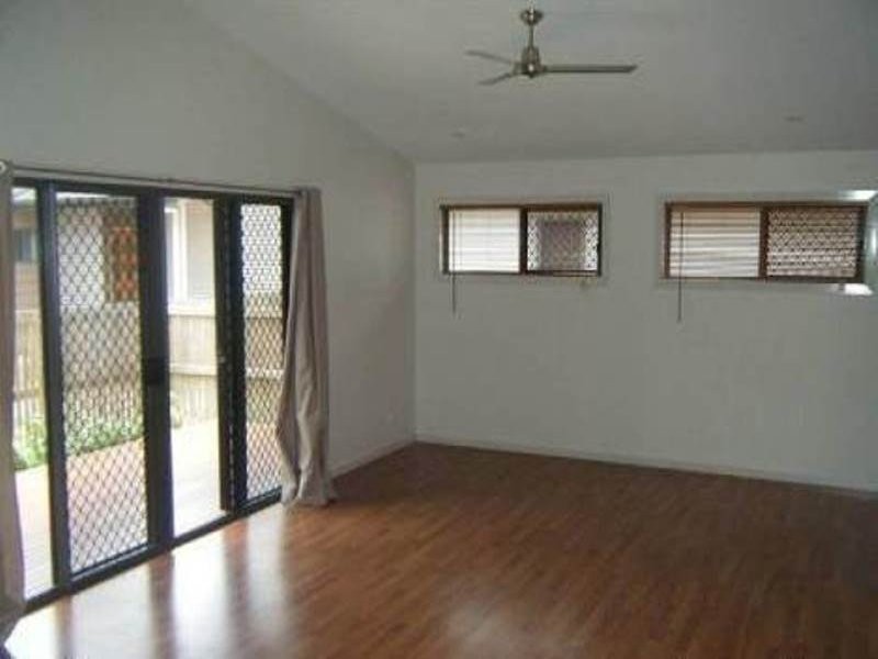 2/32 St Kilda Street, Bowen QLD 4805