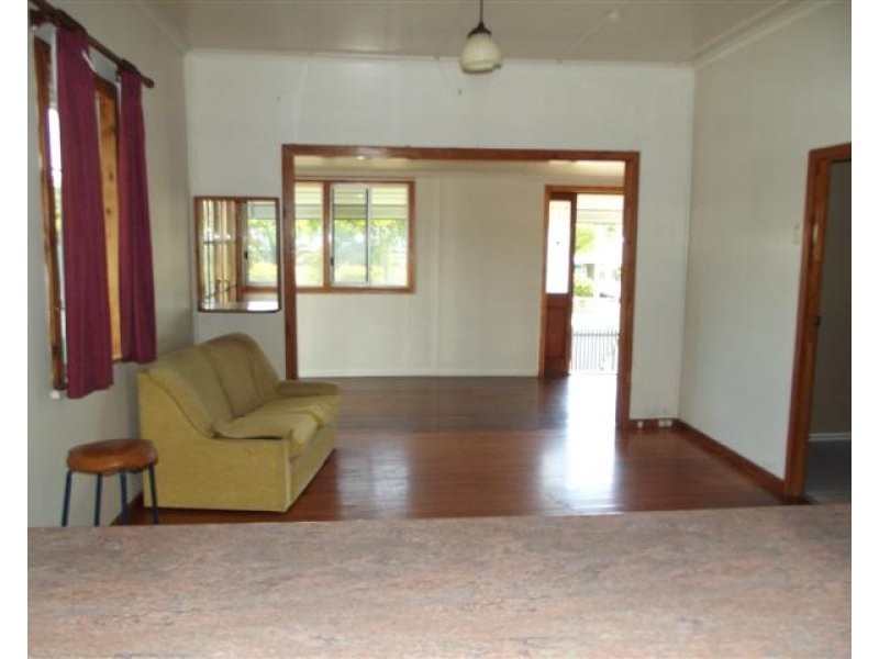 13-15 Strathmore Street, Collinsville QLD 4804