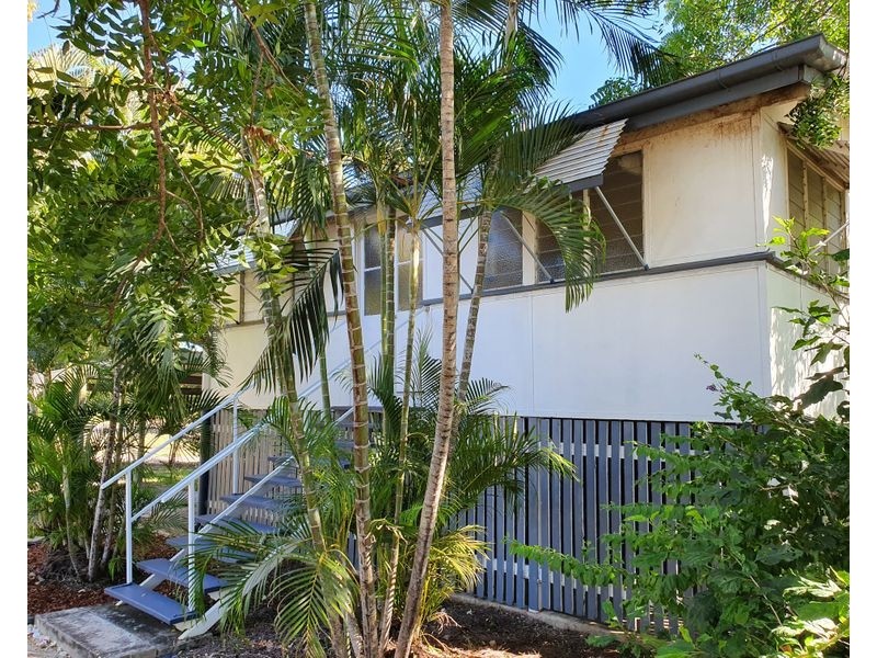 1 Pelican Street, Collinsville QLD 4804