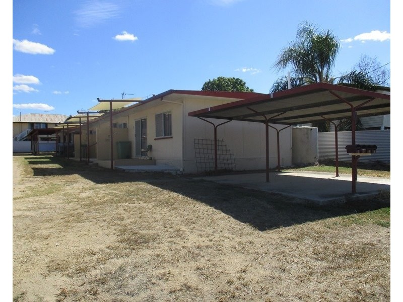 2/17 Blake Street, Collinsville QLD 4804