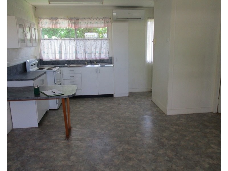 2/17 Blake Street, Collinsville QLD 4804