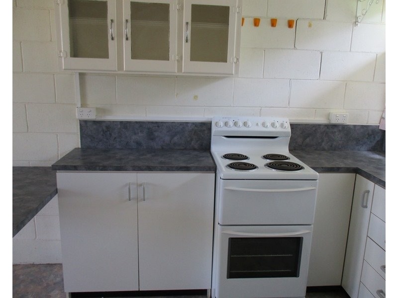 2/17 Blake Street, Collinsville QLD 4804