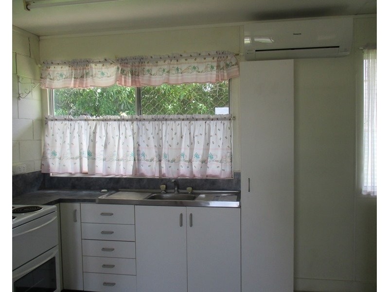 2/17 Blake Street, Collinsville QLD 4804